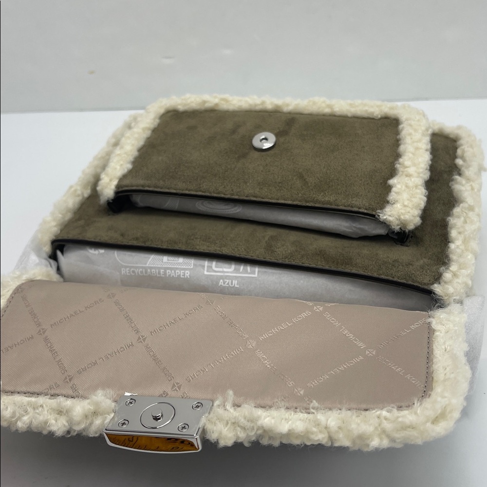 MICHAEL KORS Bradshaw Medium Suede and Faux Shearling Messenger Bag
Olive 
NWT - Picture 6 of 16